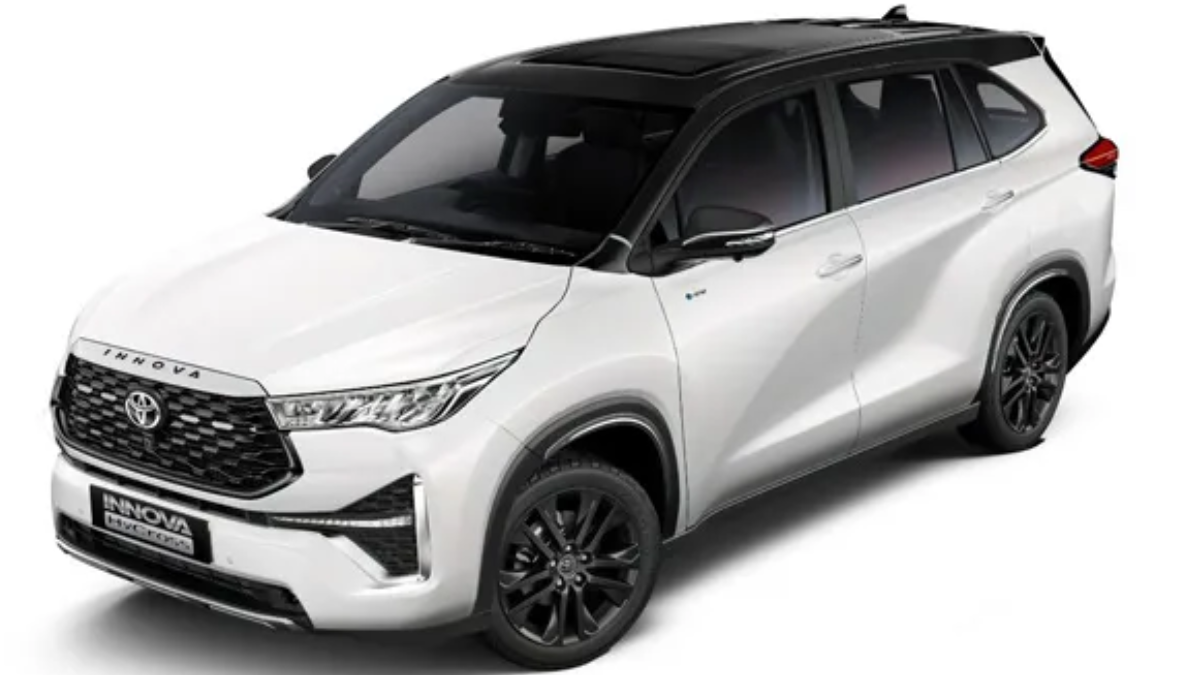 Toyota Innova Hycross Car