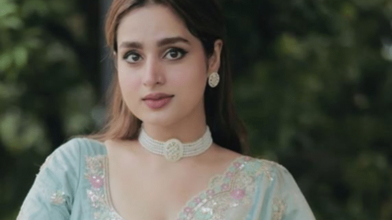 Ayesha Khan