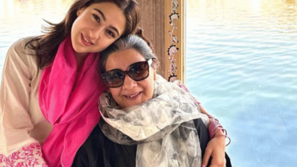 sara ali khan and her mom