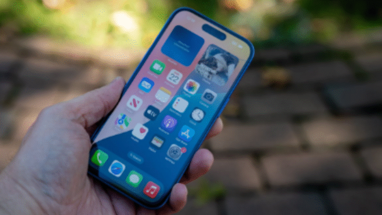 Apple iPhone 16