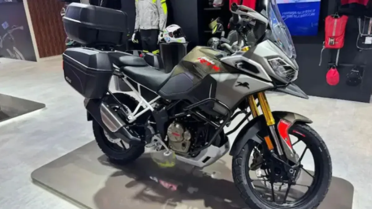TVS Apache RTX 300