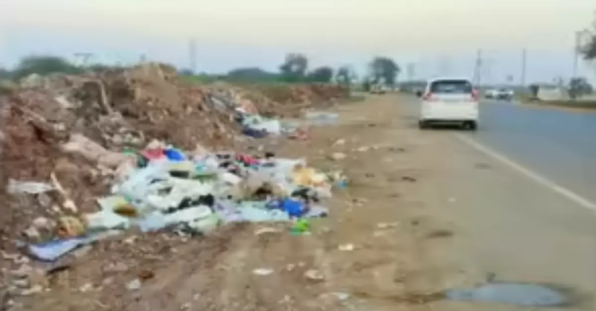 The entrance to Hubballi city on Kusugal Road along the Hubballi-Solapur National Highway turned into an open waste dumping ground