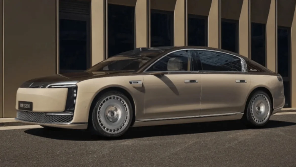 The Huawei Maextro S800 sedan