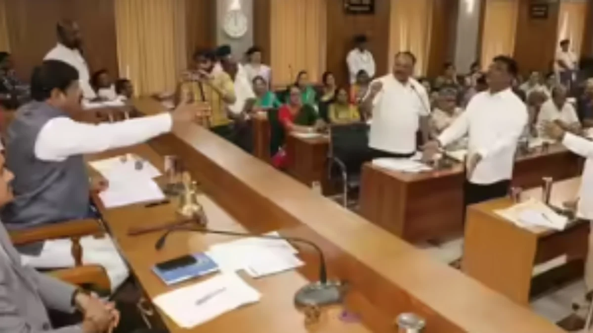 HDMC meeting in Hubballi-Dharwad discussing city water company proposal