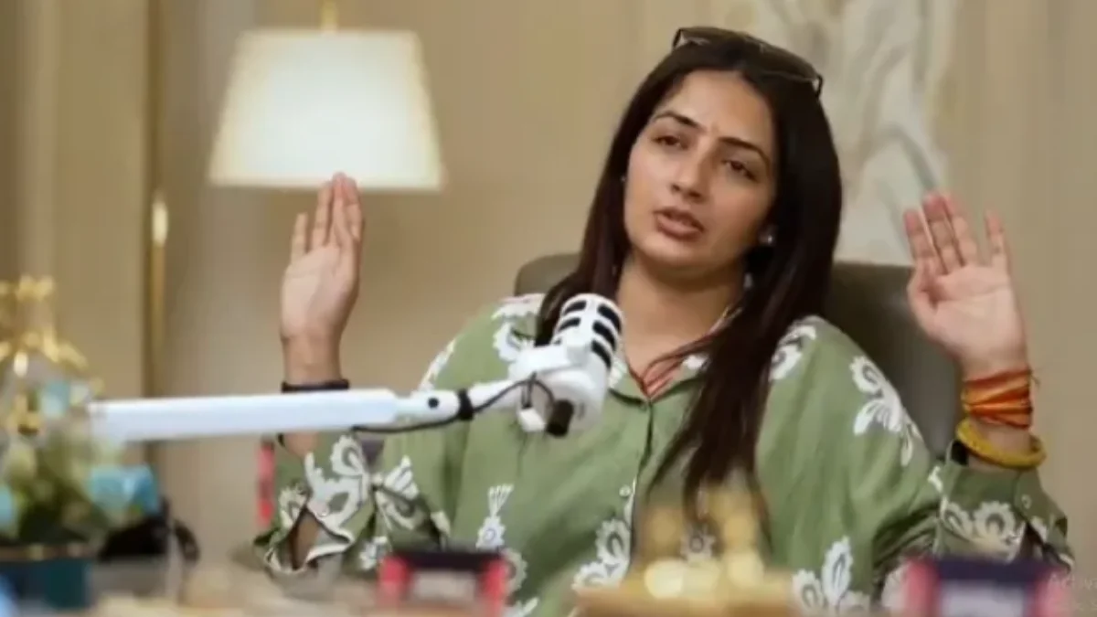 Chandrika Dixit Vada Pav Girl viral controversy statement social media debate