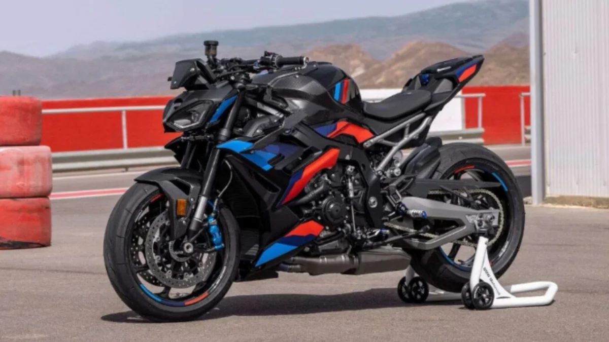 BMW M 1000 R super naked bike