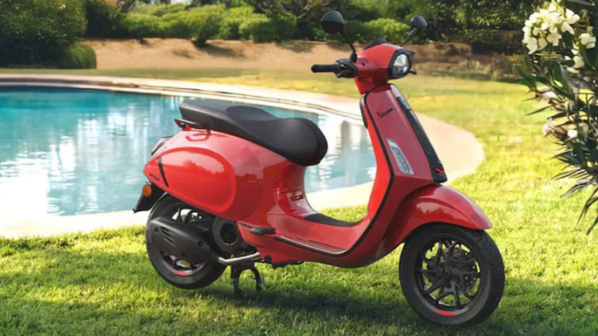 2026 Vespa Primavera and Sprint S premium scooters with modern features and design update