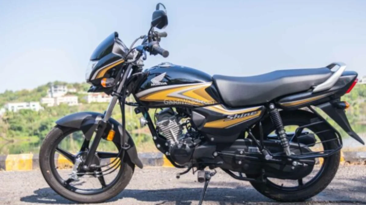 India two wheeler sales record FY26 data chart