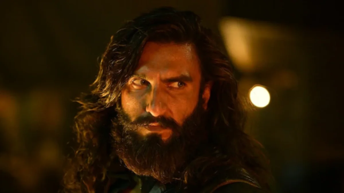 Ranveer Singh in Dhurandhar 2 movie scene, record breaking box office performance