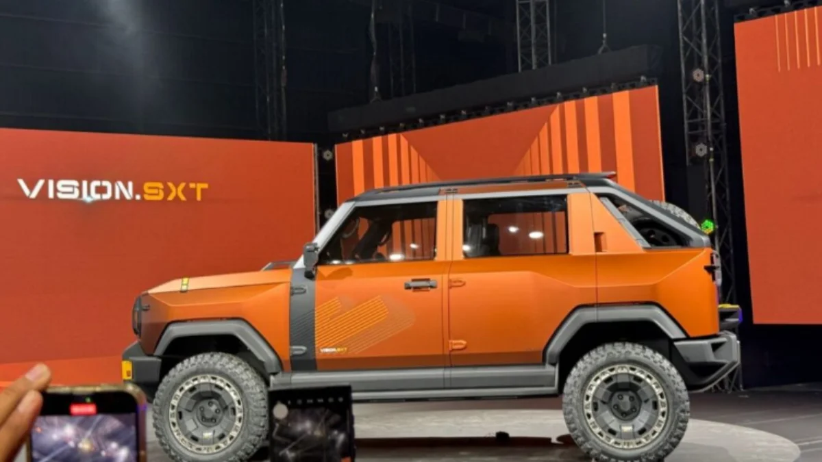 Mahindra Vision SXT compact off-road SUV concept featuring a rugged boxy design, high ground clearance and Scorpio-N inspired styling.