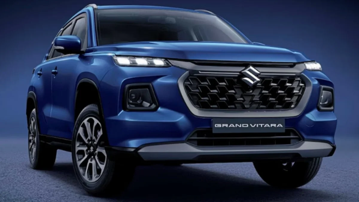 Maruti Suzuki Grand Vitara Strong Hybrid with E20 fuel pump illustrating the consumer court dispute over E20 fuel compatibility in India
